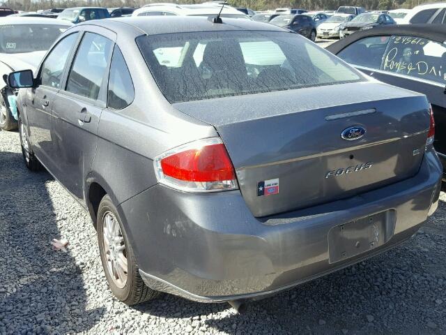 1FAHP35N79W141488 - 2009 FORD FOCUS SE GRAY photo 3