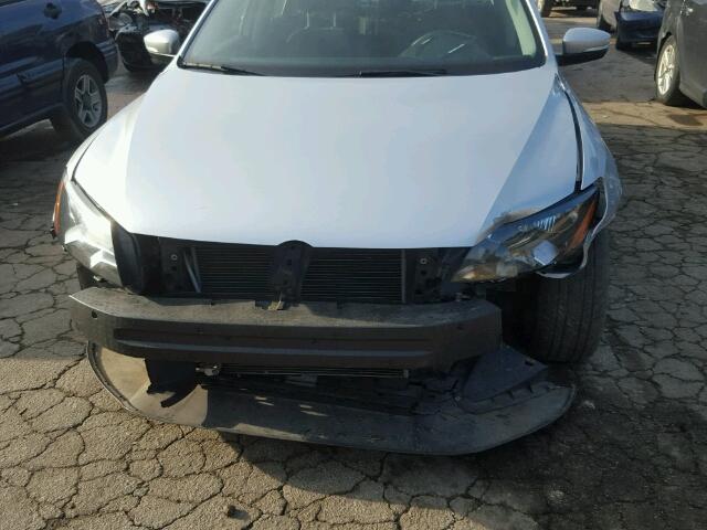 1VWAP7A35EC016408 - 2014 VOLKSWAGEN PASSAT S فضي صورة 9