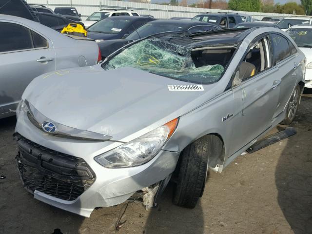 KMHEC4A42DA076398 - 2013 HYUNDAI SONATA HYB SILVER photo 2