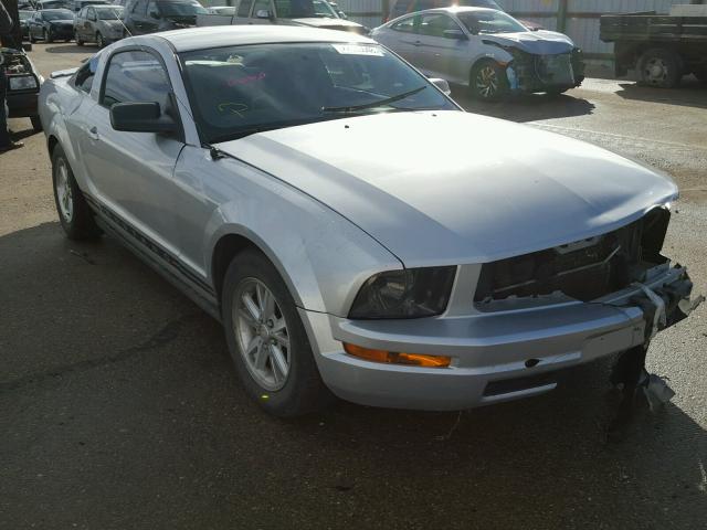 1ZVHT80N985147191 - 2008 FORD MUSTANG SILVER photo 1