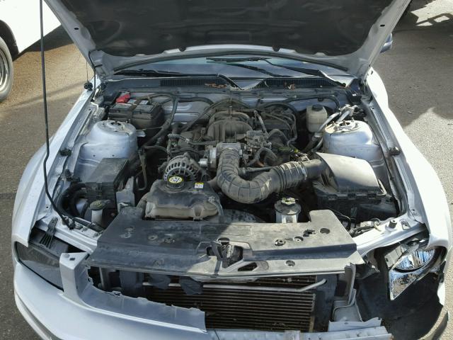 1ZVHT80N985147191 - 2008 FORD MUSTANG SILVER photo 7