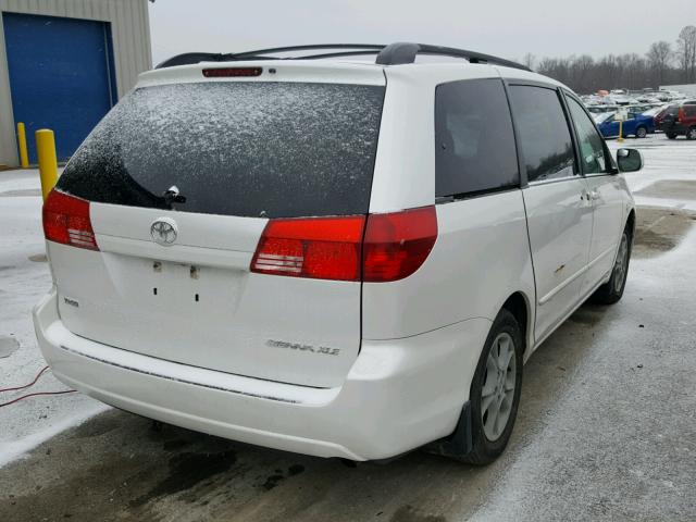 5TDZA22C04S058751 - 2004 TOYOTA SIENNA XLE WHITE photo 4