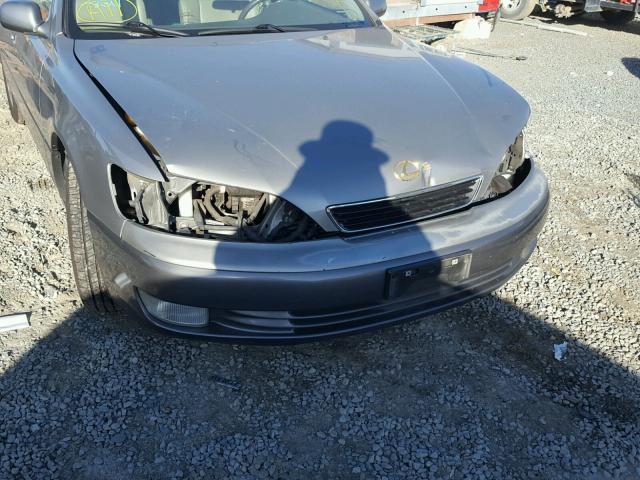 JT8BF28G7W0109549 - 1998 LEXUS ES 300 GRAY photo 9