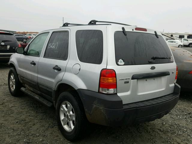 1FMYU03185KB30076 - 2005 FORD ESCAPE XLT SILVER photo 3