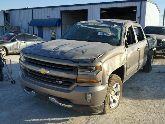 3GCUKREC6HG384151 - 2017 CHEVROLET SILVERADO BROWN photo 2