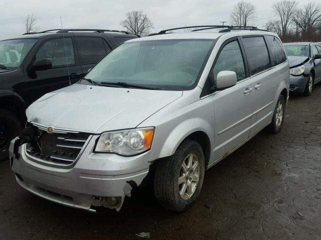 2A8HR54P38R103811 - 2008 CHRYSLER TOWN & COU SILVER photo 2