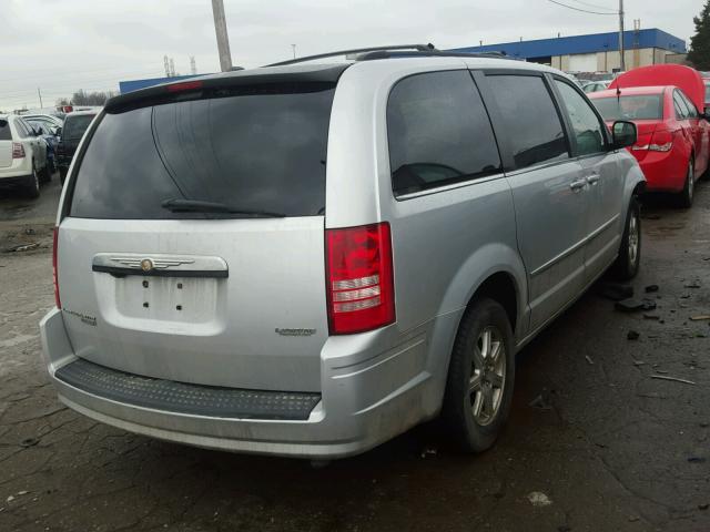 2A8HR54P38R103811 - 2008 CHRYSLER TOWN & COU SILVER photo 4