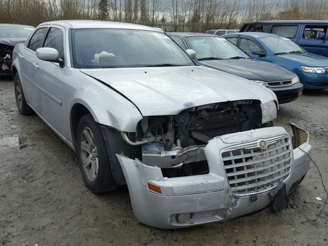 2C3KA53G27H799351 - 2007 CHRYSLER 300 TOURIN SILVER photo 1