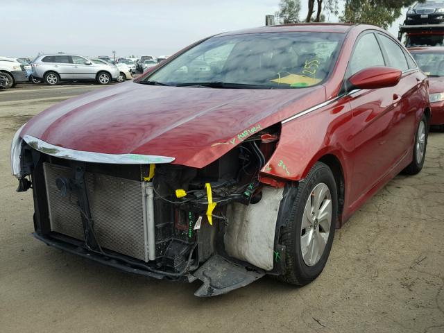 5NPEB4ACXEH828681 - 2014 HYUNDAI SONATA GLS RED photo 2