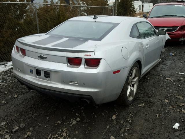 2G1FK1EJXB9208240 - 2011 CHEVROLET CAMARO 2SS SILVER photo 4