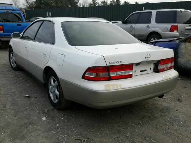 JT8BF28G8Y0251217 - 2000 LEXUS ES 300 WHITE photo 3