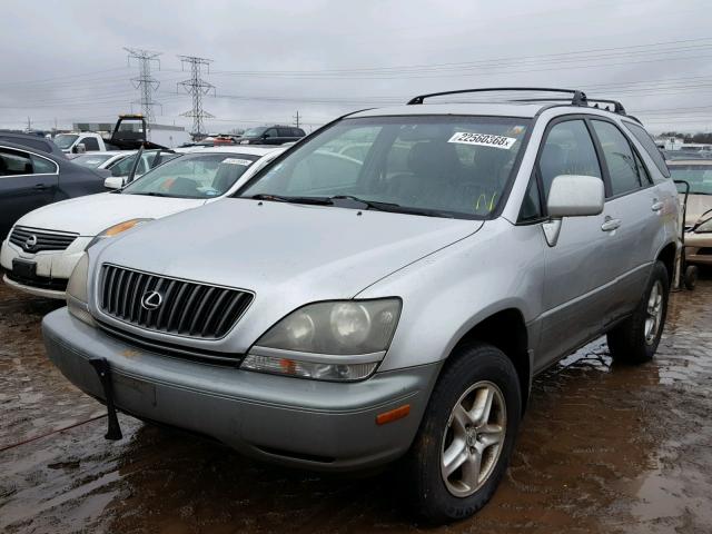 JT6HF10U6X0084241 - 1999 LEXUS RX 300 SILVER photo 2