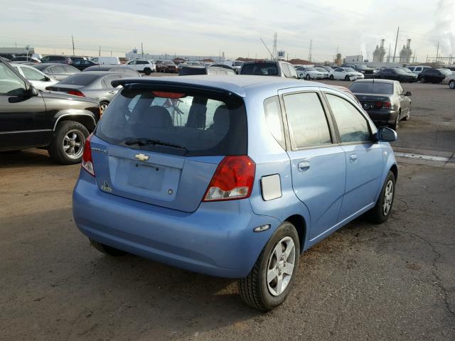 KL1TD62685B307294 - 2005 CHEVROLET AVEO BASE BLUE photo 4