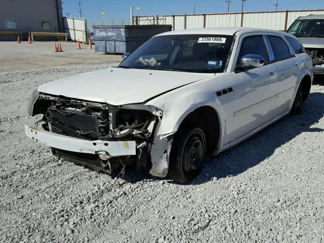 2D4FV47V56H429713 - 2006 DODGE MAGNUM SXT WHITE photo 2