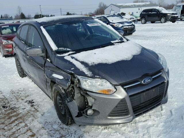 1FAHP3K28CL464094 - 2012 FORD FOCUS SE GRAY photo 1