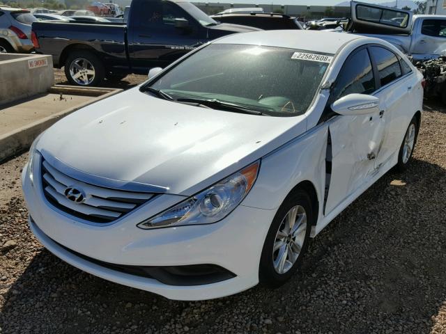 5NPEB4AC3EH943445 - 2014 HYUNDAI SONATA GLS WHITE photo 2