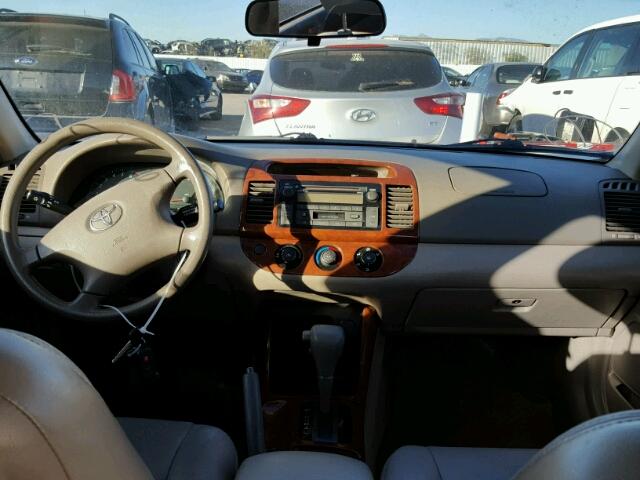 JTDBE32KX20055746 - 2002 TOYOTA CAMRY LE წითელი ფოტო 9