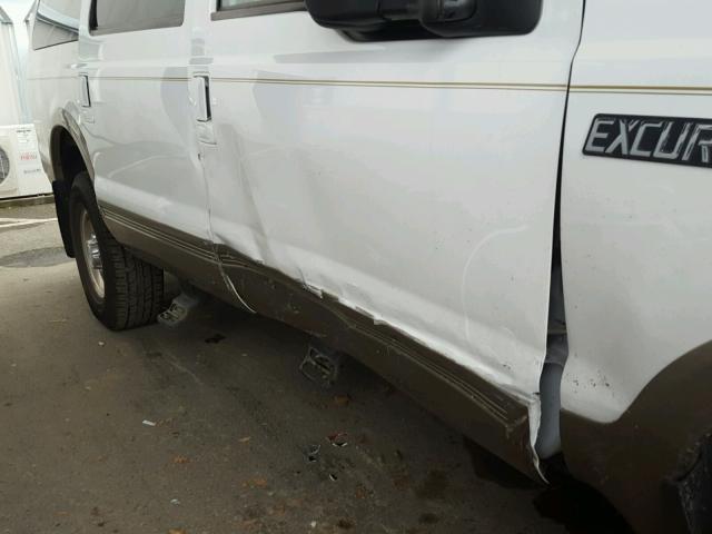 1FMSU45P64EA40338 - 2004 FORD EXCURSION WHITE photo 9