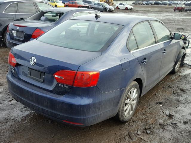 3VWDP7AJ3DM278551 - 2013 VOLKSWAGEN JETTA SE BLUE photo 4
