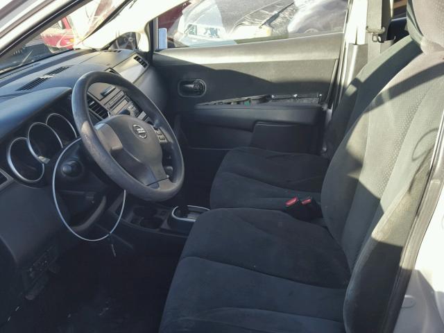 3N1BC1AP3BL377397 - 2011 NISSAN VERSA S SILVER photo 5