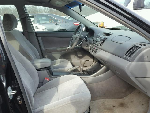 4T1BE32K14U376422 - 2004 TOYOTA CAMRY LE შავი ფოტო 5