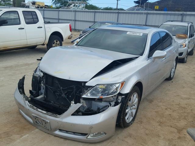 JTHGL46F975001796 - 2007 LEXUS LS 460L SILVER photo 2