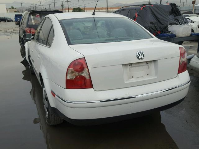 WVWMD63B33P343046 - 2003 VOLKSWAGEN PASSAT GL WHITE photo 3