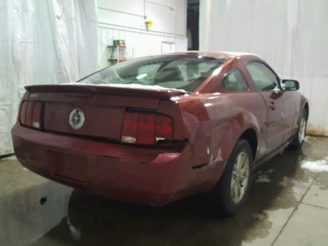 1ZVFT80N975211364 - 2007 FORD MUSTANG RED photo 4