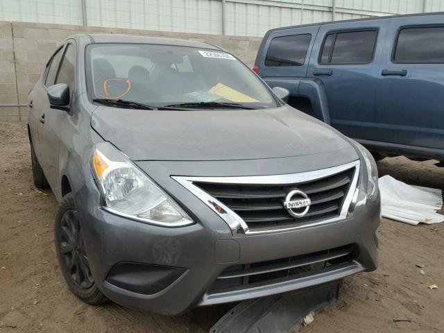 3N1CN7AP7HL826106 - 2017 NISSAN VERSA S GRAY photo 1