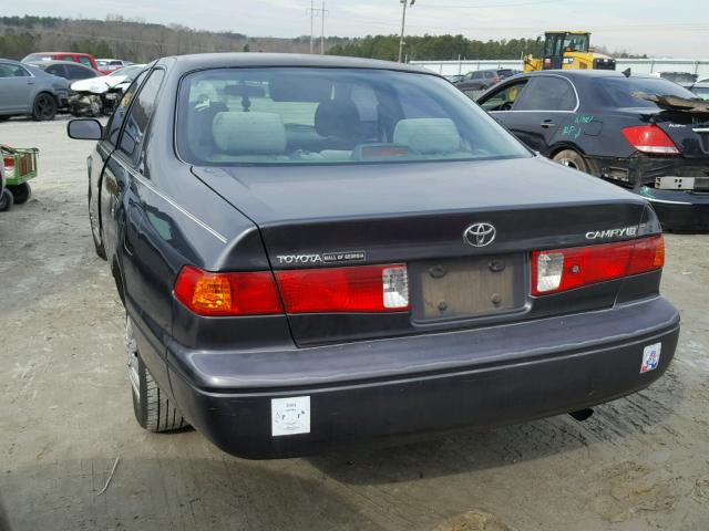 4T1BG22KXYU956584 - 2000 TOYOTA CAMRY CE GRAY photo 3