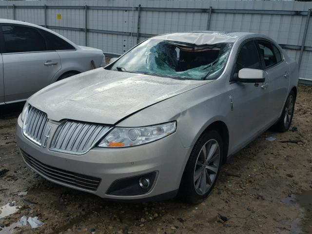 1LNHM93R89G611819 - 2009 LINCOLN MKS SILVER photo 2