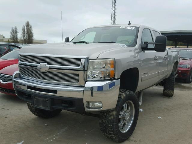 1GCHK23K98F188922 - 2008 CHEVROLET SILVERADO SILVER photo 2