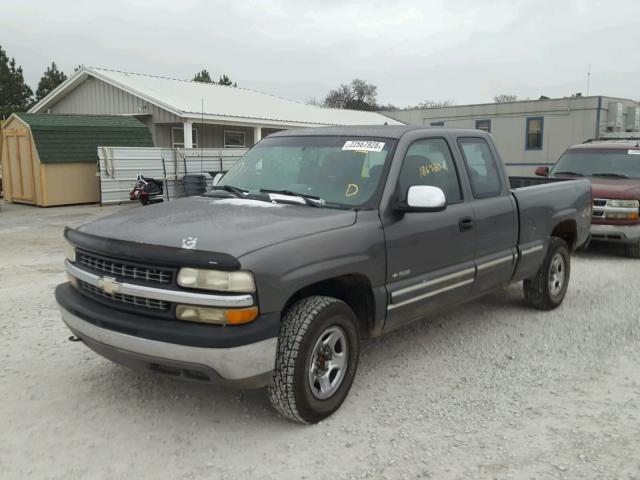 2GCEK19T011350365 - 2001 CHEVROLET SILVERADO GRAY photo 2