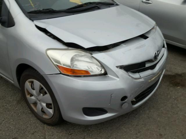 JTDBT923574002888 - 2007 TOYOTA YARIS SILVER photo 9