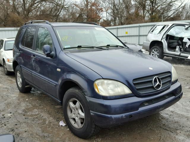 4JGAB54E5YA178117 - 2000 MERCEDES-BENZ ML 320 蓝色 照片 1