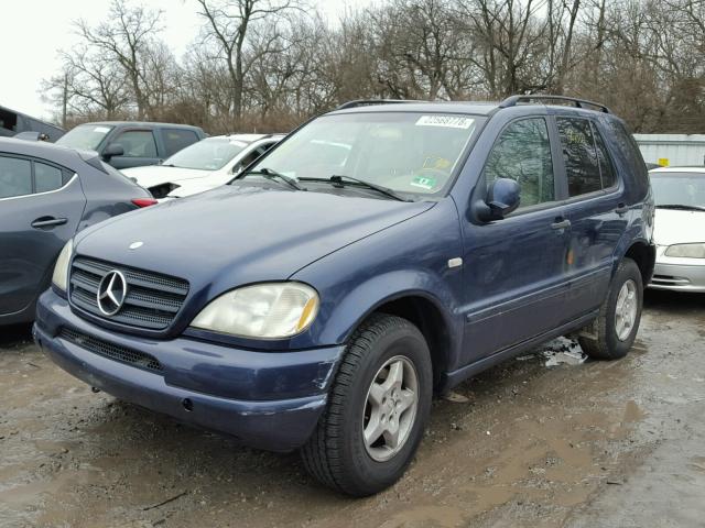 4JGAB54E5YA178117 - 2000 MERCEDES-BENZ ML 320 蓝色 照片 2