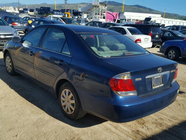 JTDBE30K953014210 - 2005 TOYOTA CAMRY LE ლურჯი ფოტო 3