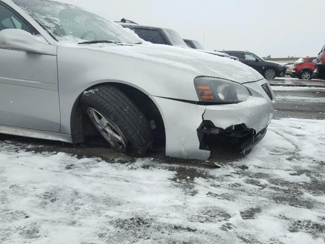 2G2WS522941137453 - 2004 PONTIAC GRAND PRIX SILVER photo 9