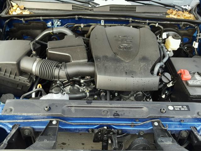 3TMCZ5AN8HM098729 - 2017 TOYOTA TACOMA DOU BLUE photo 7