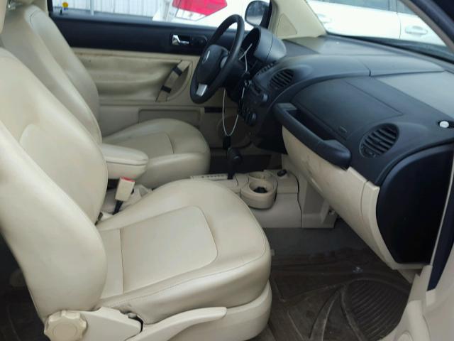 3VWCP21C22M426041 - 2002 VOLKSWAGEN NEW BEETLE 黑色 照片 5