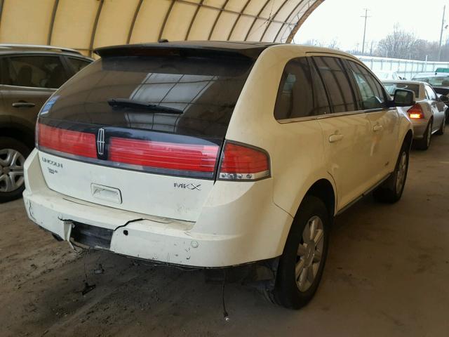 2LMDU68C87BJ10472 - 2007 LINCOLN MKX CREAM photo 4