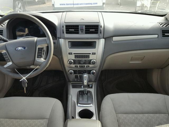 3FAHP0HA5CR401369 - 2012 FORD FUSION SE GRAY photo 9