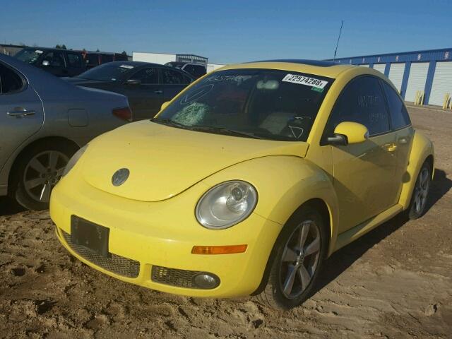 3VWSW31C76M406037 - 2006 VOLKSWAGEN NEW BEETLE YELLOW photo 2