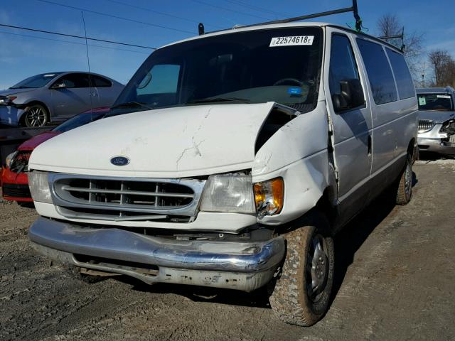 1FTRE14221HB02638 - 2001 FORD ECONOLINE WHITE photo 2