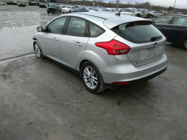 1FADP3K27FL301259 - 2015 FORD FOCUS SE SILVER photo 3