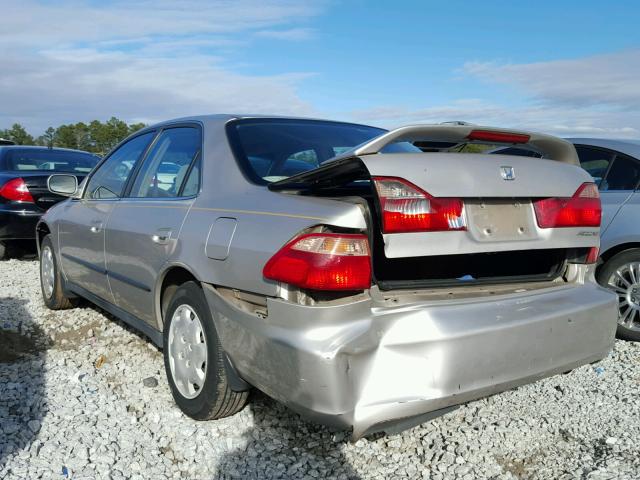 1HGCG5647XA062839 - 1999 HONDA ACCORD LX TAN photo 3