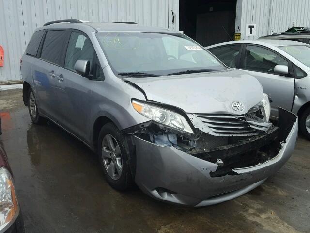 5TDKK3DC5GS721818 - 2016 TOYOTA SIENNA LE SILVER photo 1