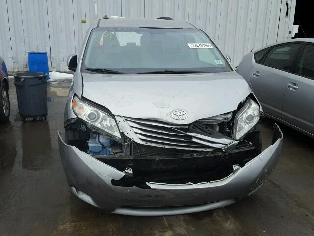 5TDKK3DC5GS721818 - 2016 TOYOTA SIENNA LE SILVER photo 9