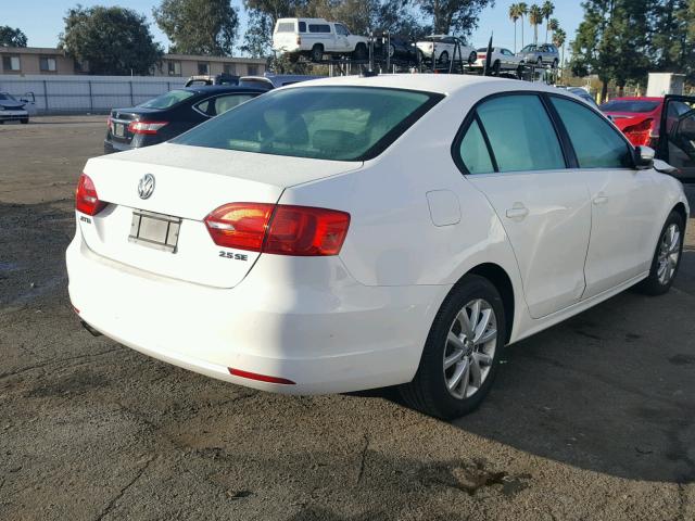 3VWDP7AJ8DM422224 - 2013 VOLKSWAGEN JETTA SE WHITE photo 4