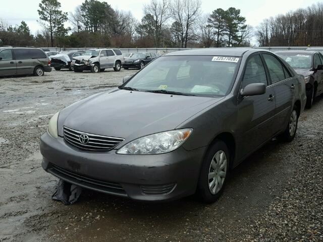 4T1BE30K85U620202 - 2005 TOYOTA CAMRY LE GRAY photo 2